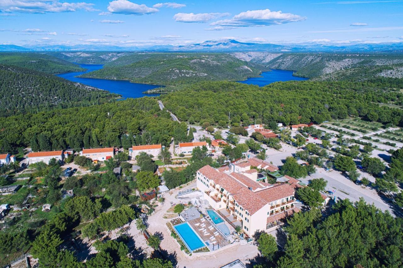 לוזובאק Hotel Vrata Krke מראה חיצוני תמונה