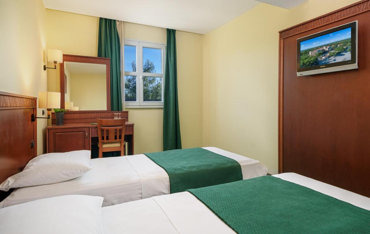 לוזובאק Hotel Vrata Krke מראה חיצוני תמונה