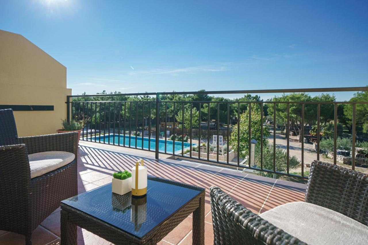 לוזובאק Hotel Vrata Krke מראה חיצוני תמונה