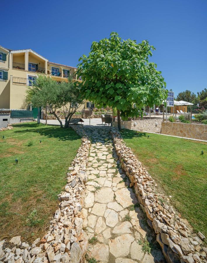 לוזובאק Hotel Vrata Krke מראה חיצוני תמונה