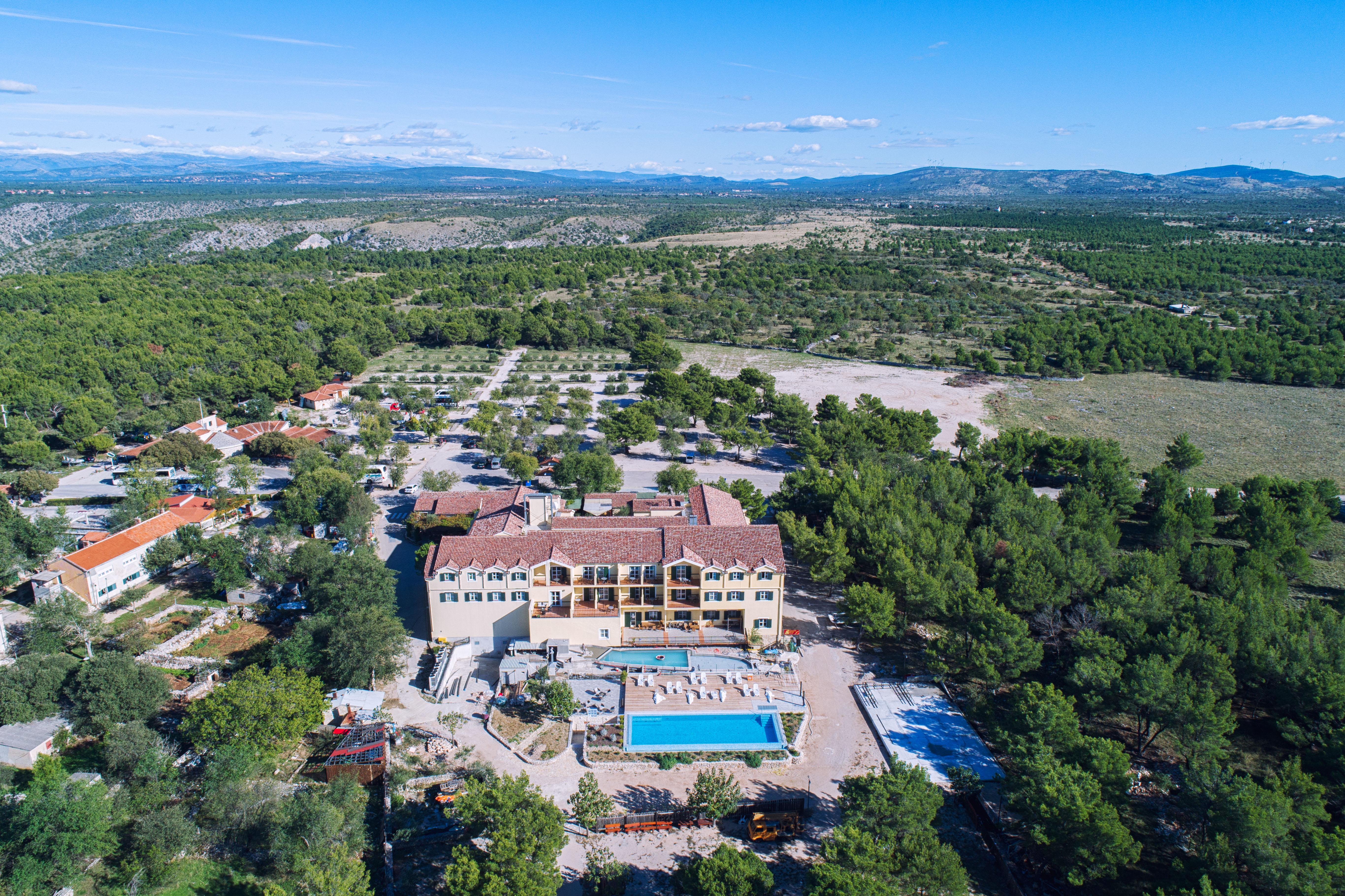 לוזובאק Hotel Vrata Krke מראה חיצוני תמונה