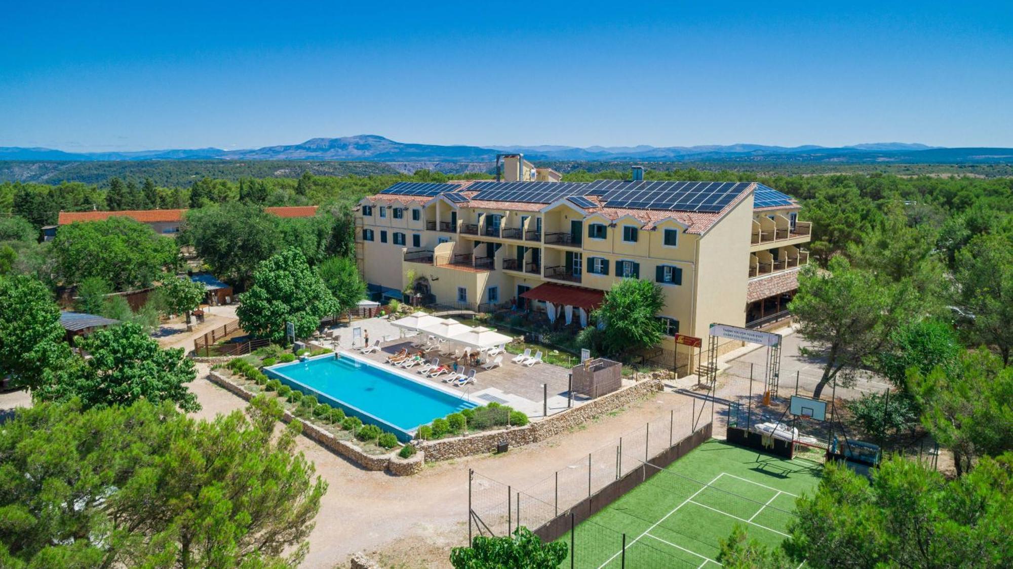 לוזובאק Hotel Vrata Krke מראה חיצוני תמונה