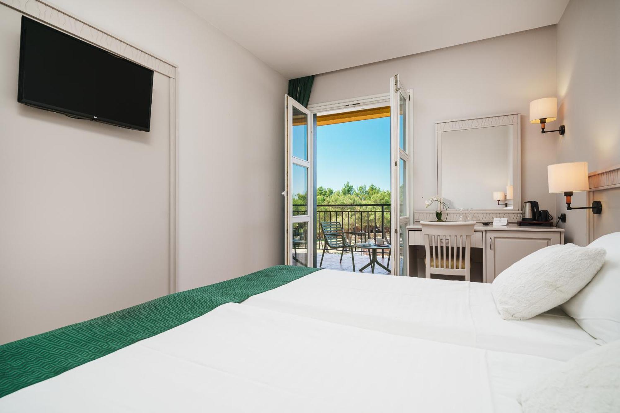 לוזובאק Hotel Vrata Krke מראה חיצוני תמונה
